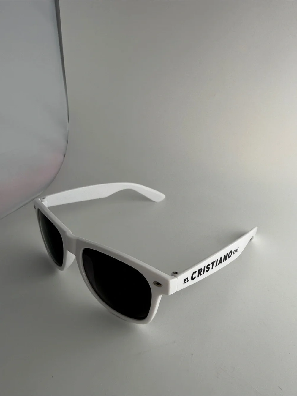 White Sun Glasses by El Cristiano 1761